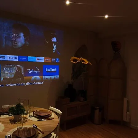 T2 Rooftop Cine Coty 公寓